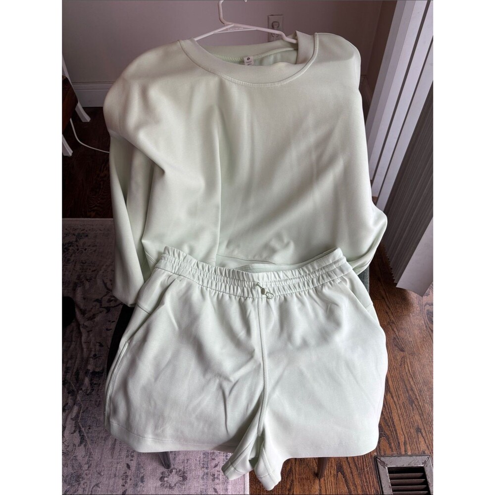 Lululemon softstreme set high rise 4” shorts and cropped sweatshirt kohlrabi 10
